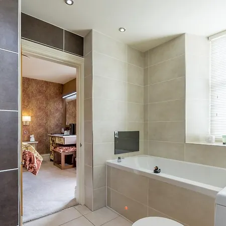 The Cranleigh Boutique Hotel