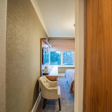 The Cranleigh Boutique Hotel